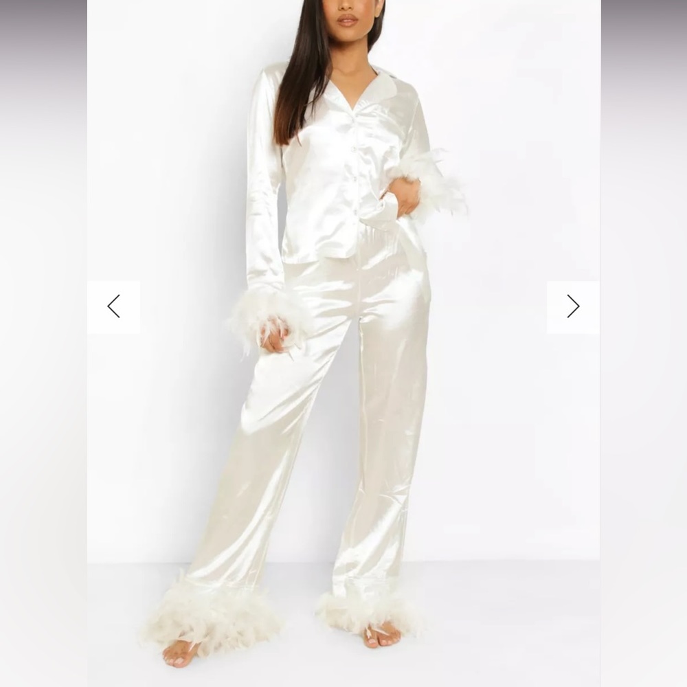 BOOHOO PETITE FEATHER TRIM PJ SET